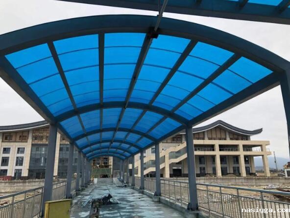 PC耐力板雨棚的优势有哪些？