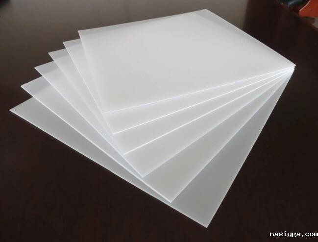 防眩光PC扩散板与传统PC板的对比